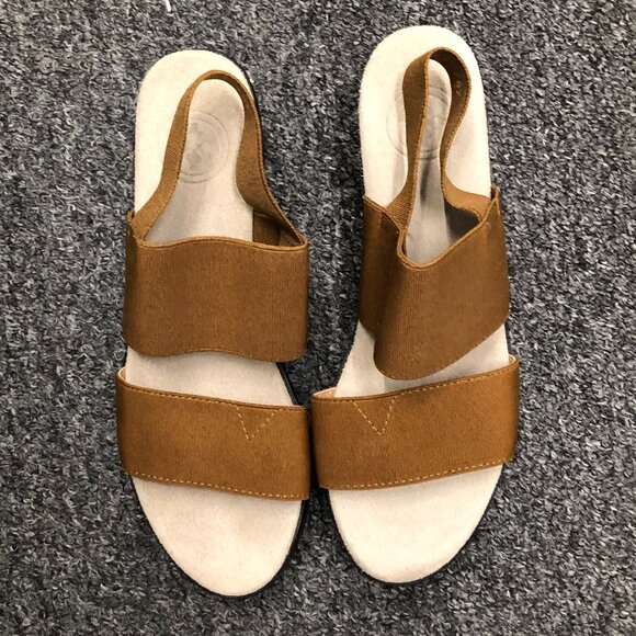 CHARLESTON SHOE CO. Shoes - Charleston Shoe Co New Monterey Brown/Black Sandal Size 7 NWOT